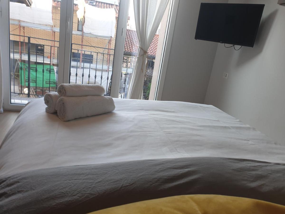 Michelangelo Apartments Кормано Екстер'єр фото