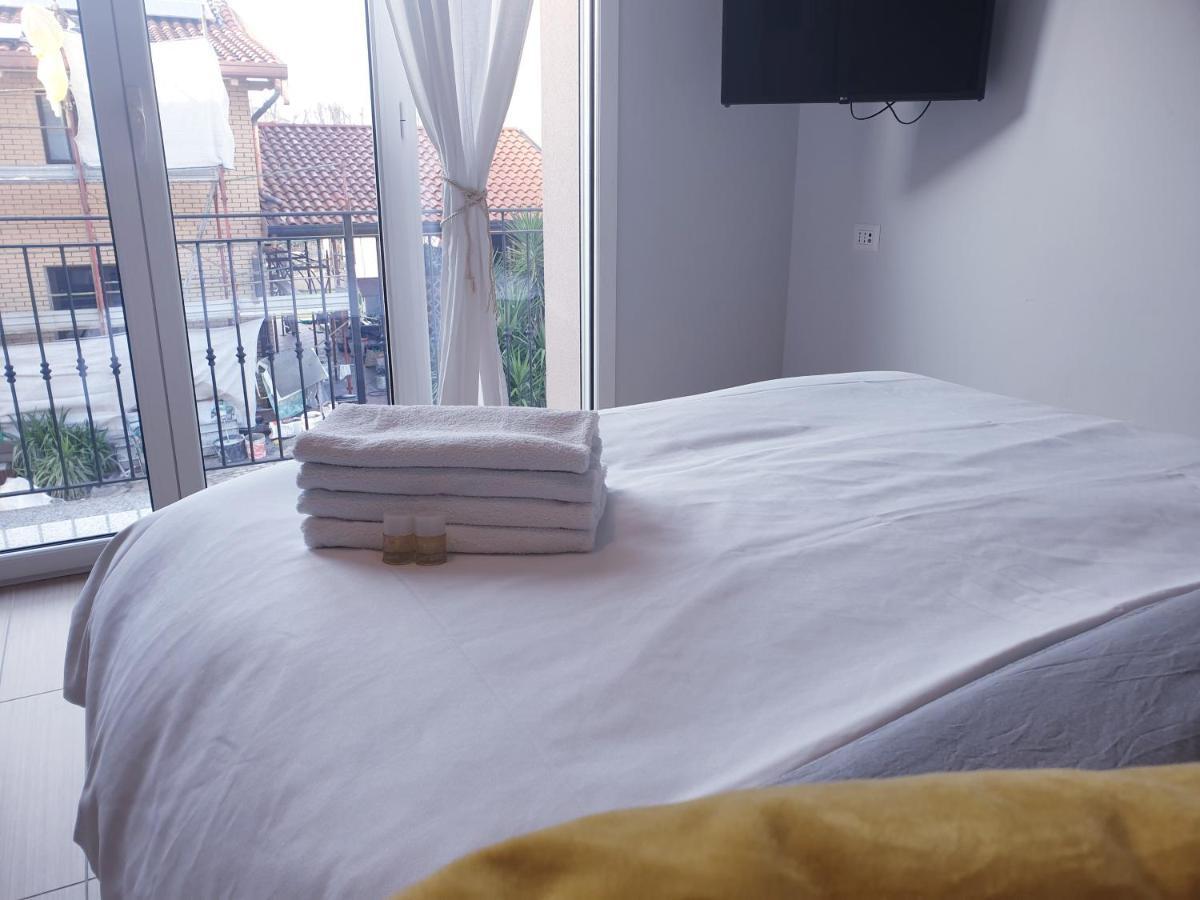 Michelangelo Apartments Кормано Екстер'єр фото